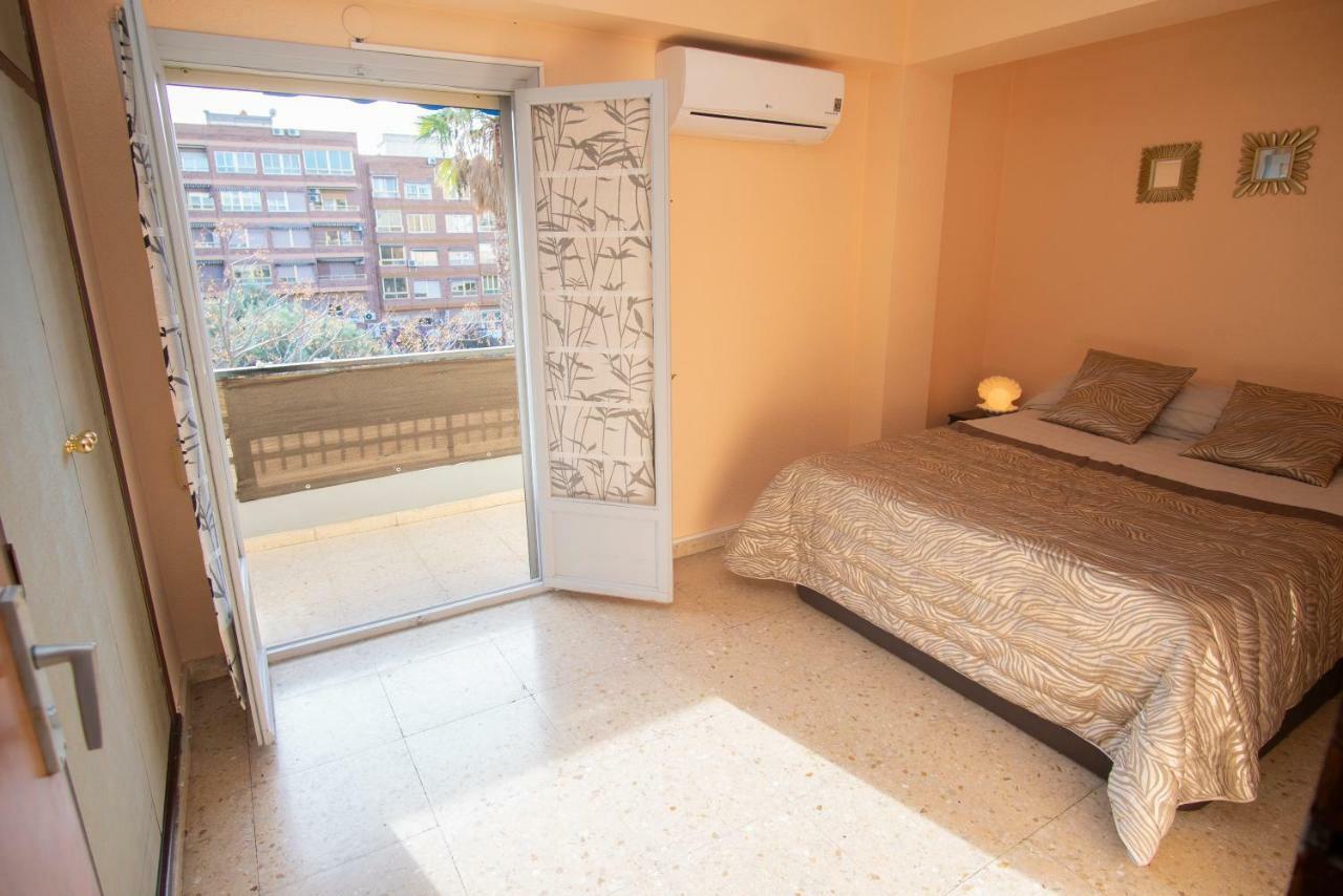 Apartamento Comodo A 10 Min Del Centro Alicante Esterno foto