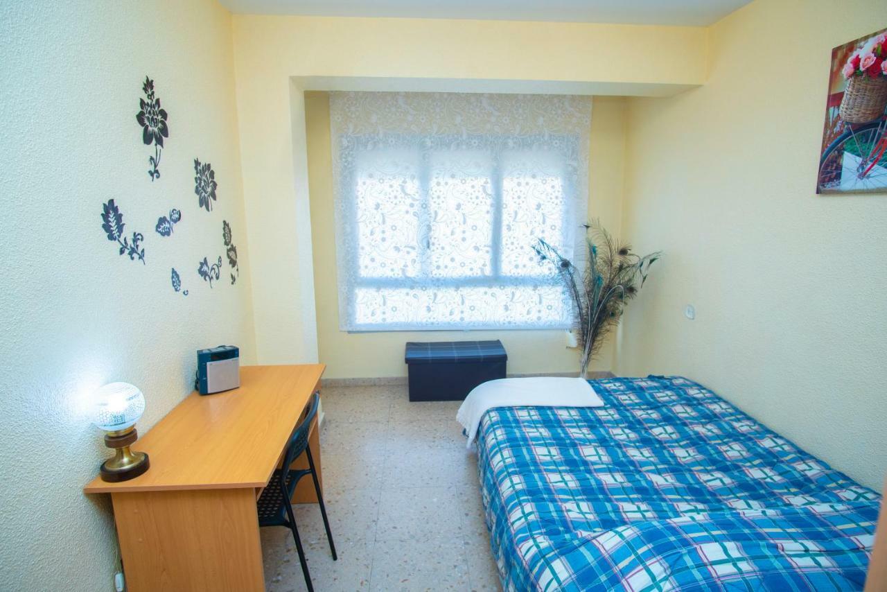 Apartamento Comodo A 10 Min Del Centro Alicante Esterno foto